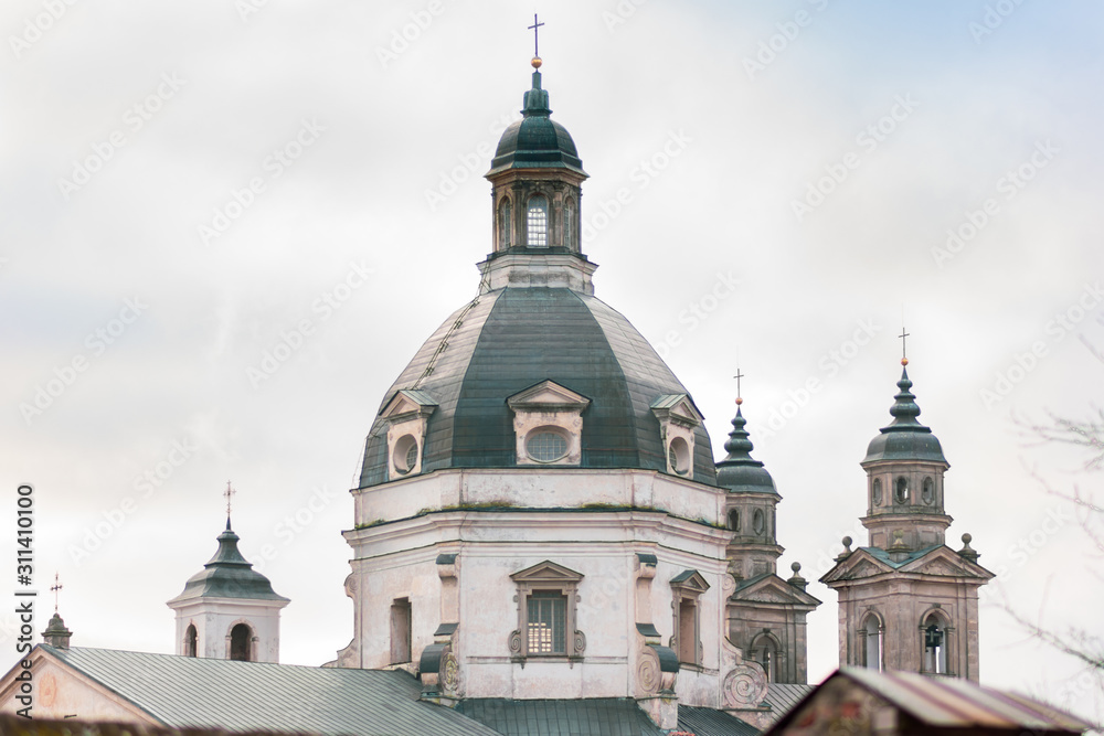 Obraz premium Pazaislis monastery towers in winter