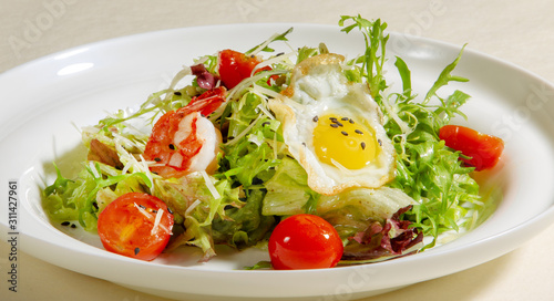 Salad with Fried Egg, Arugula, Tomato and Shrimp