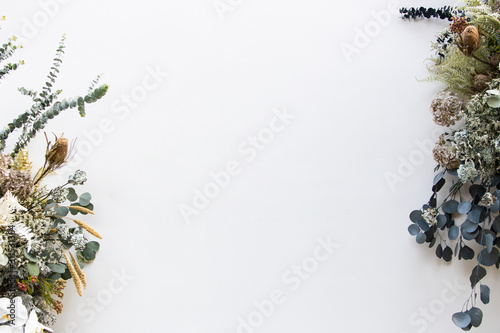 Fotografi Minimal wedding backdrop with flower and wedding decoration