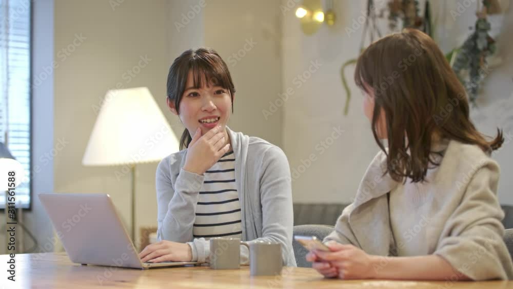 computer・woman computer・woman