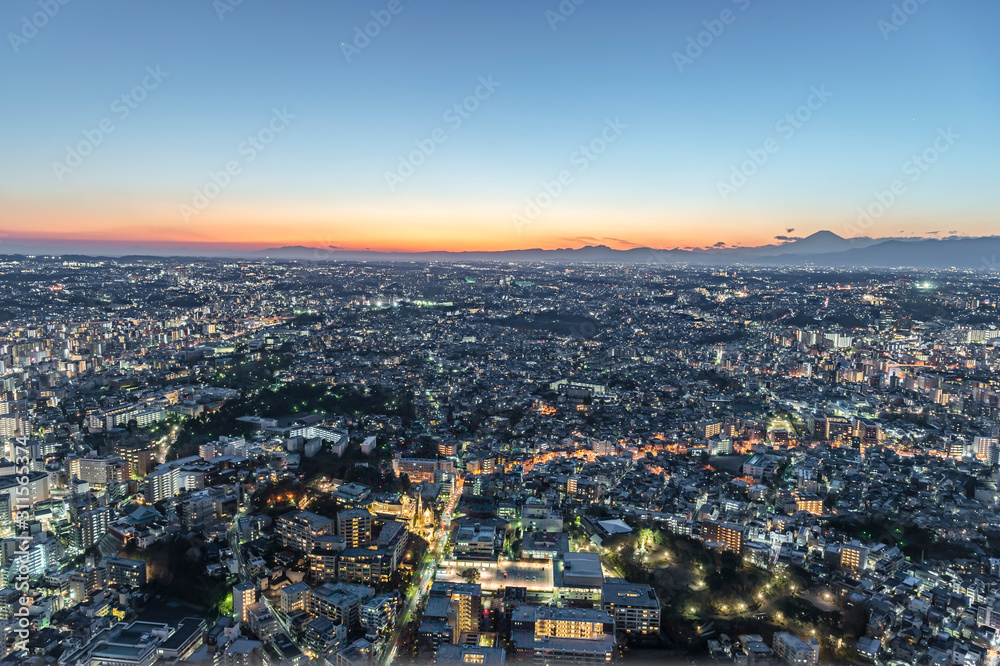 神奈川県横浜市みなとみらいから見た横浜の夕景