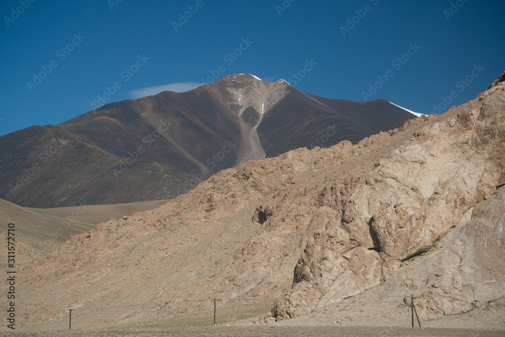 Fototapeta premium View on the Pamir highway in Tajikistan