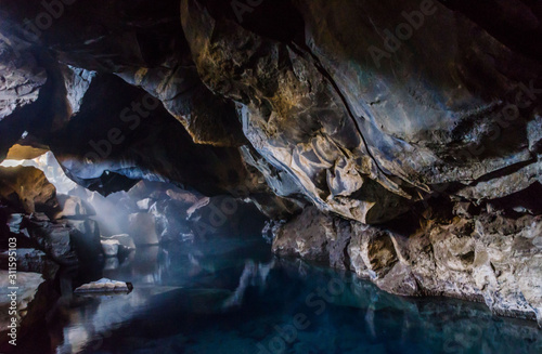 Foto The geothermal grotto and cave, Grjotagja, is among the areas of Iceland featured in Game of Thrones