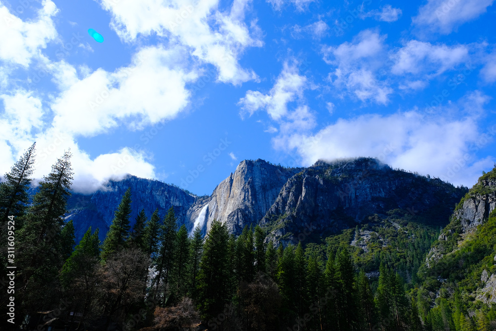 yosemite national park waterfall cloudy mountain 