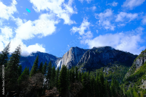 yosemite national park waterfall cloudy mountain 