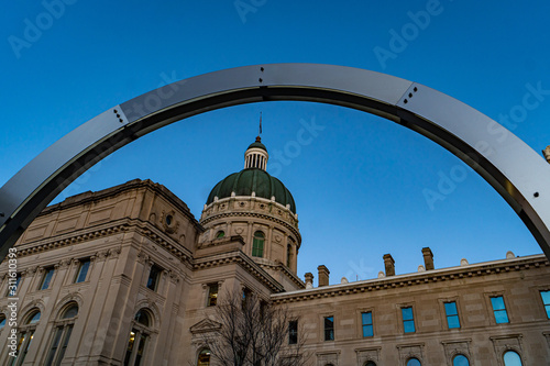 Foto Indiana State Capitol Building, at the end of dusk - Indianapolis, IN