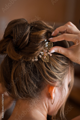 Close-up photo of a beautiful wedding hairstyle 2216.