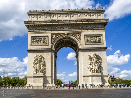 Paris, Arc de Triomphe, Champs Elysees, Frankreich © visualpower