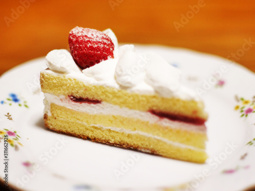 cake with strawberries and cream