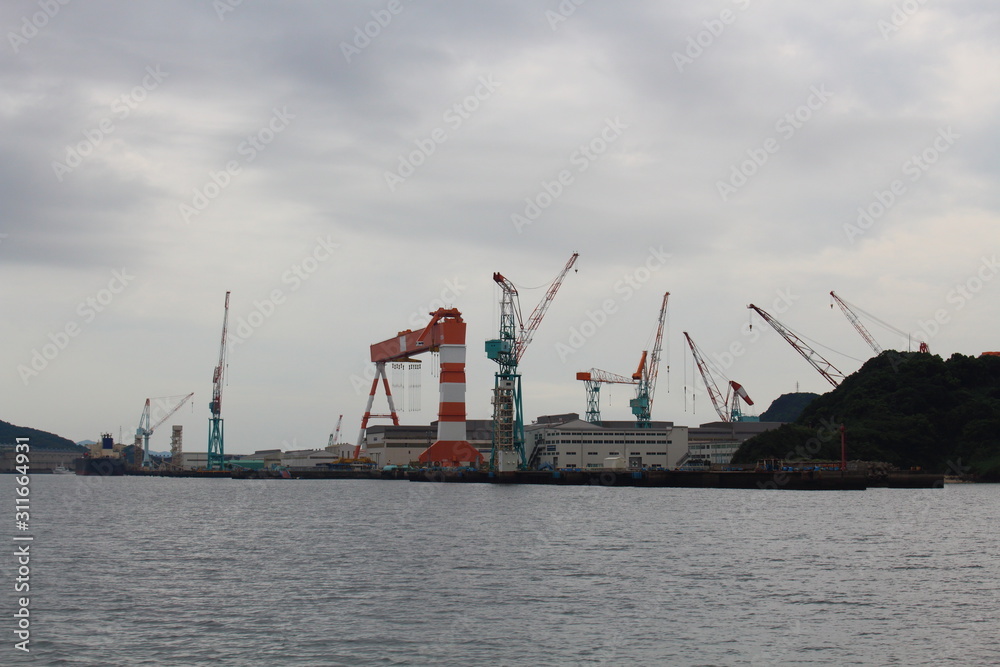 造船所　shipyard