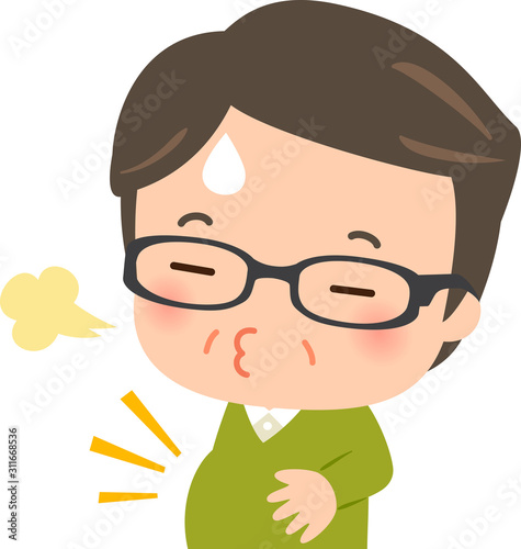 食べすぎてお腹が出た中年男性