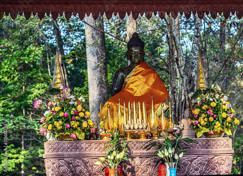 Buddha statue sitting meditation