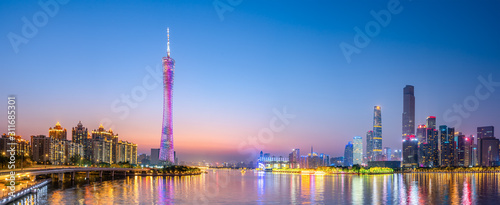 Cuadro en lienzo Guangzhou city night and architectural landscape skyline