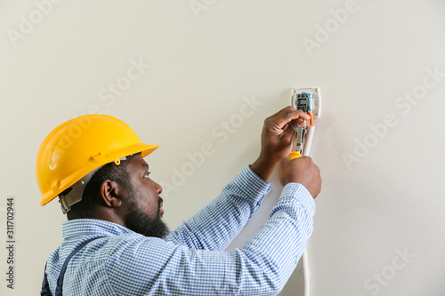 African-American electricia...