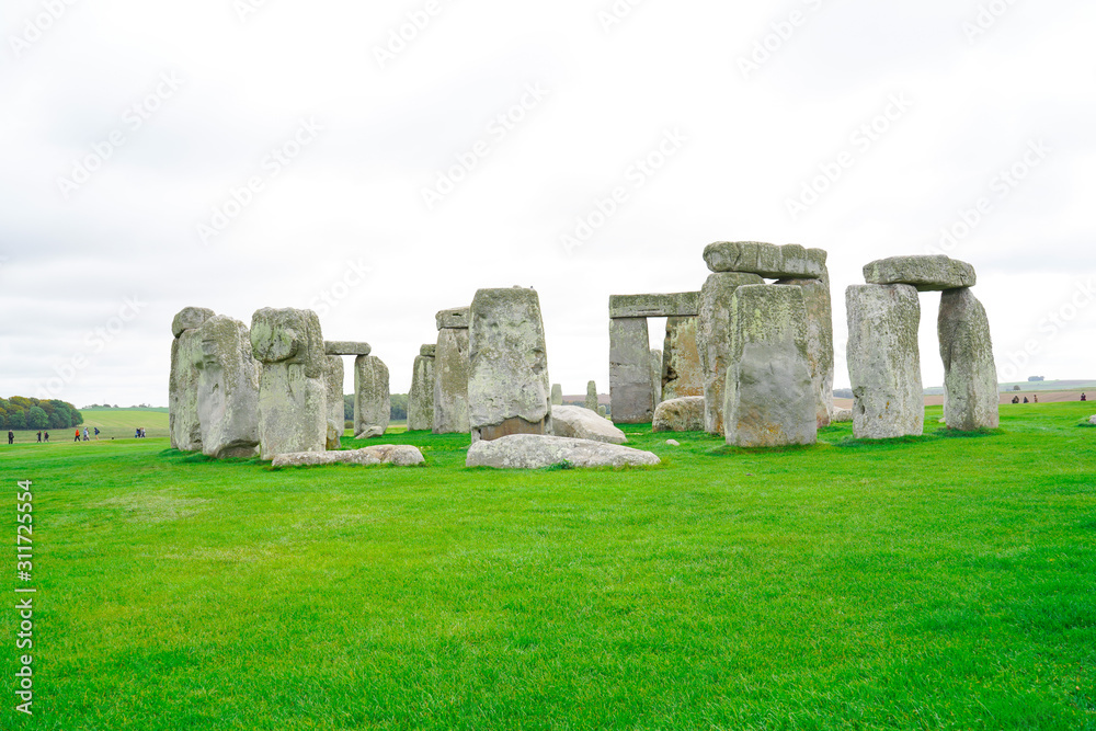 Fototapeta premium Stonehenge with Blue Sky in the background in England.