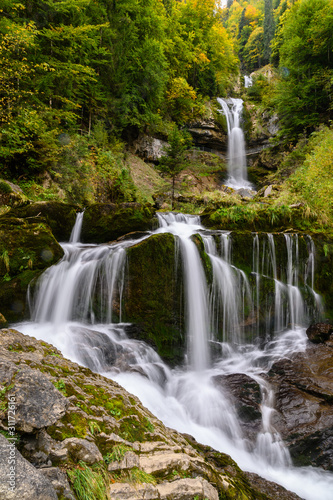 Fototapeta Naklejka Na Ścianę i Meble -  Giessbach waterfalls in autumn, interlaken, Switzerland.