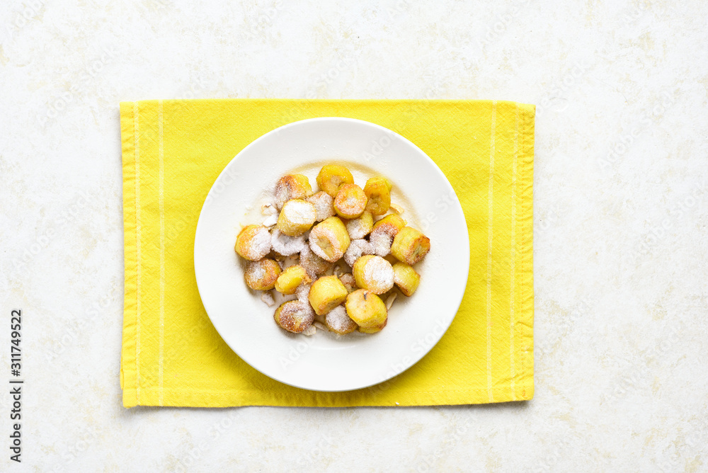 Deep fried sliced bananas