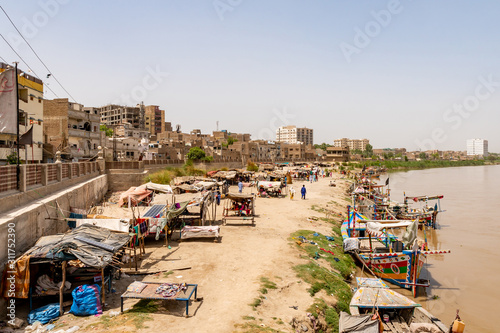 Obraz na płótnie Sukkur Indus River Slums 31 w salonie