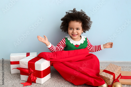 Little girl in costume of e...