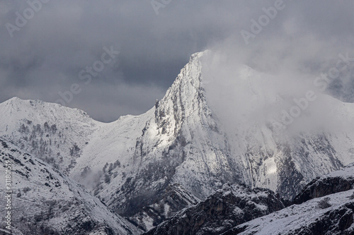 Snowy mountains in northern spain © Brais Seara