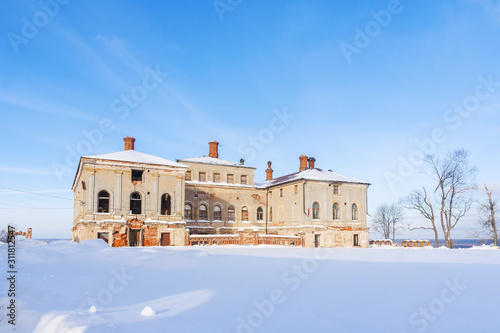 The main house of the old estate in the Nizhny Novgorod region