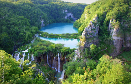 Fotografiet beautiful view over plitvice lakes, Croatia