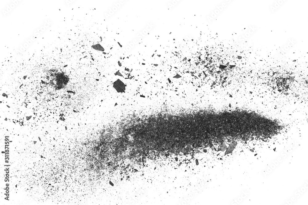 Fototapeta premium Wybuch czarnego pyłu węglowego, proch strzelniczy na białym tle na białym tle i tekstura, widok z góry