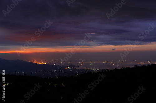 sunset and sunrise is the beauty of nature that is at the end of the night and evening gives the perfect color to the sky so that the clouds look beautiful to look at.