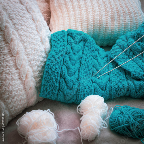 Blue and white knitting set