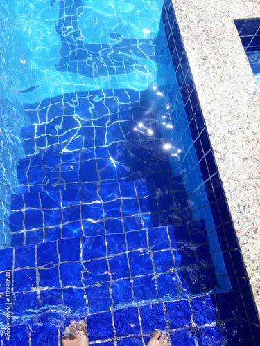 swimming pool © Eduardo