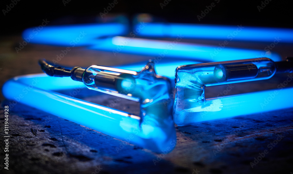 ampoules et tubes néon de labo Stock Photo Adobe Stock