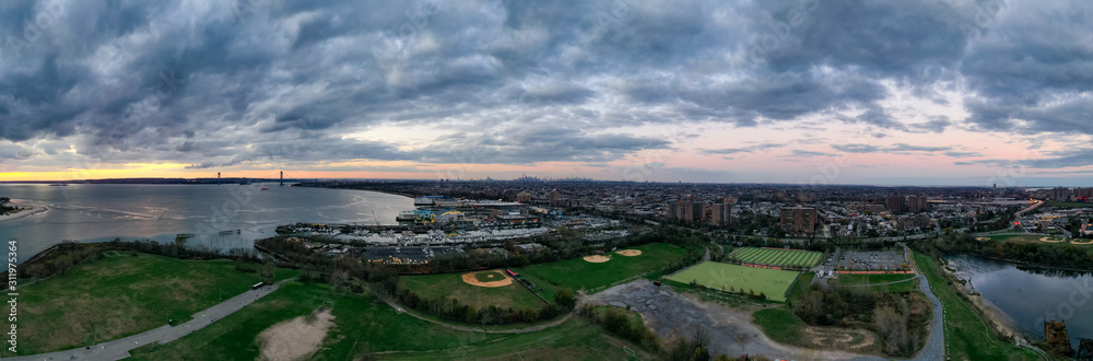 Obraz premium Calvert Vaux Park - Brooklyn, New York