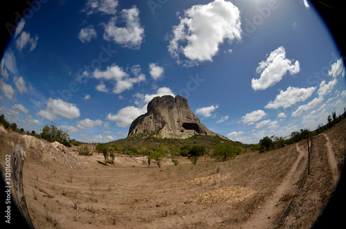 Serra montanha rochosa do bugio photo