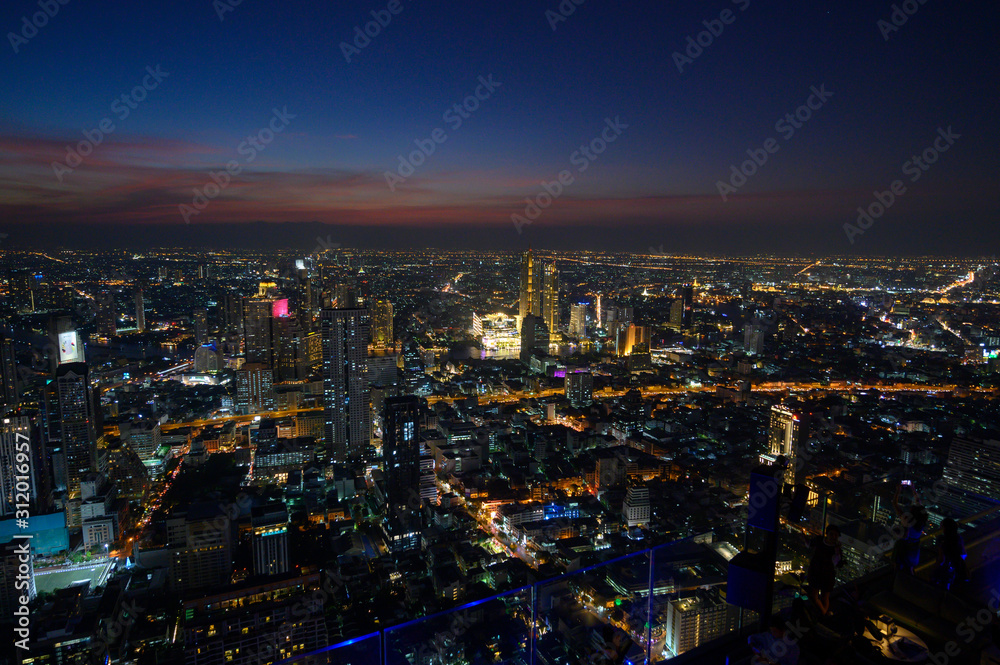Obraz premium Panorama au crépuscule sur Bangkok