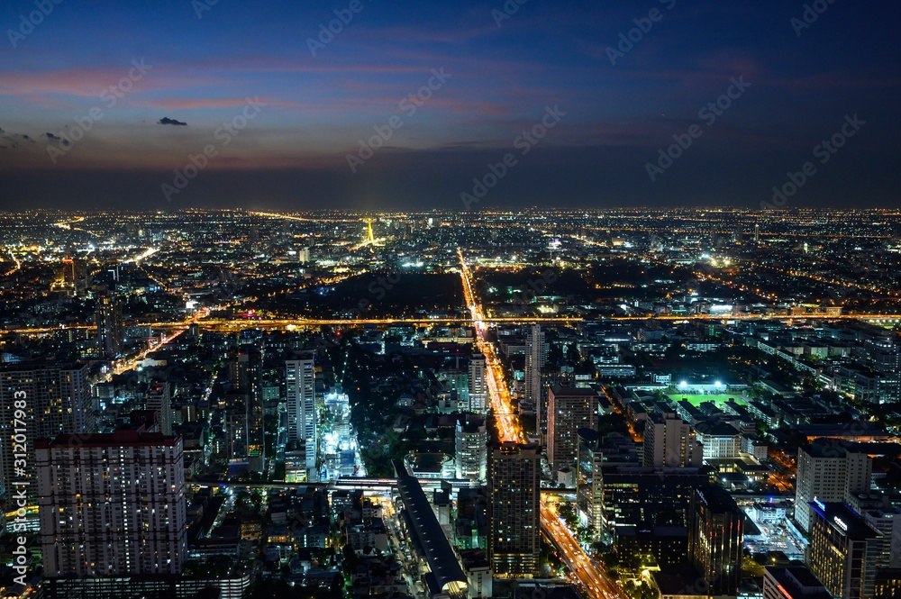 Panorama sur Bangkok au crépuscule Panorama sur Bangkok au crépuscule