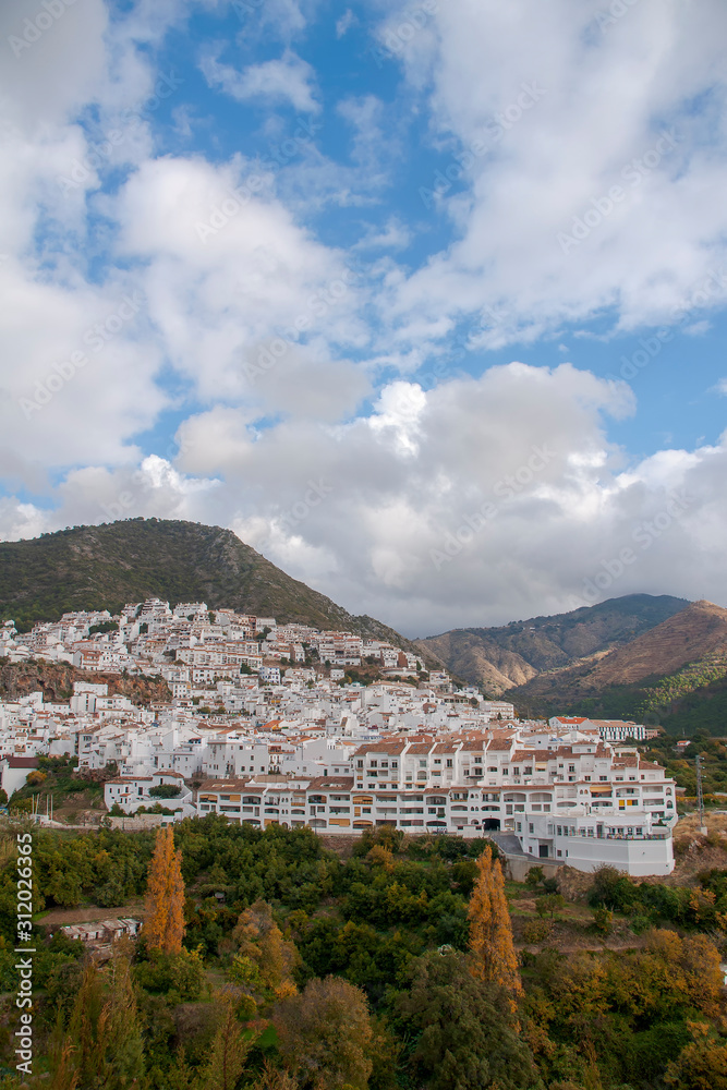 Pueblos de la provincia de Málaga, Ojén	