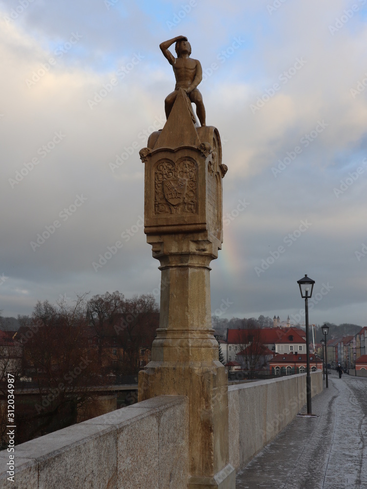 Das Bruckmandl in Regensburg auf der Steinernen Brücke