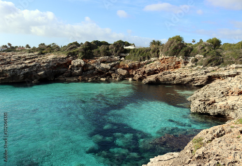 Fototapeta Naklejka Na Ścianę i Meble -  Escena de costa sur de Menorca