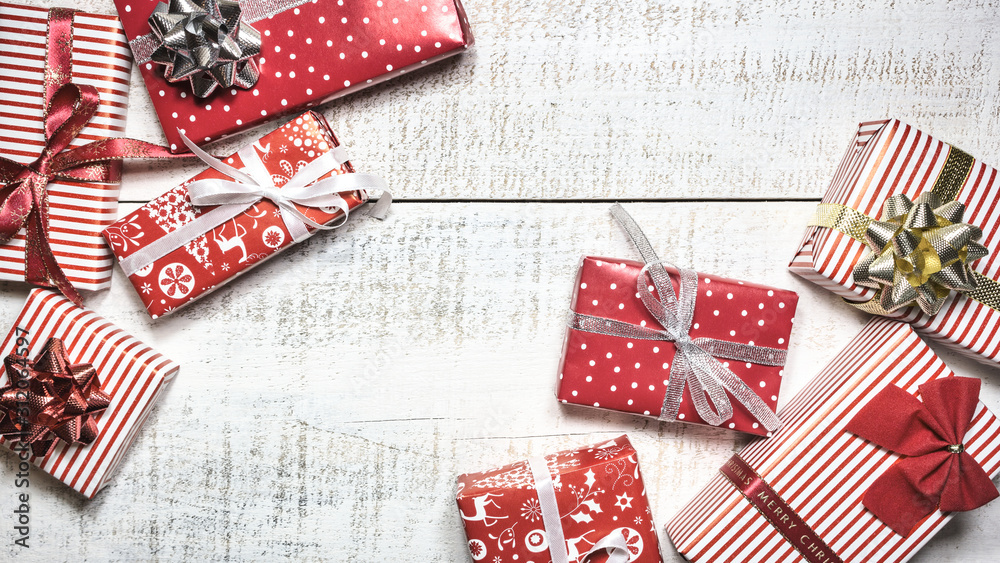 Obraz premium Different gift boxes on white wooden table