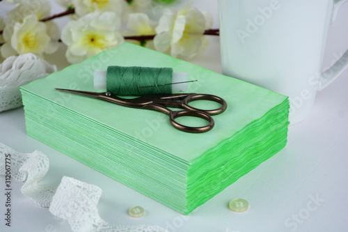 Fotografie The bookbinding process and the handmade notebook
