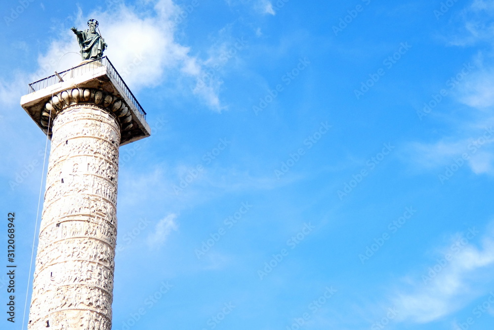 colonna di marco aurelio,roma,italia