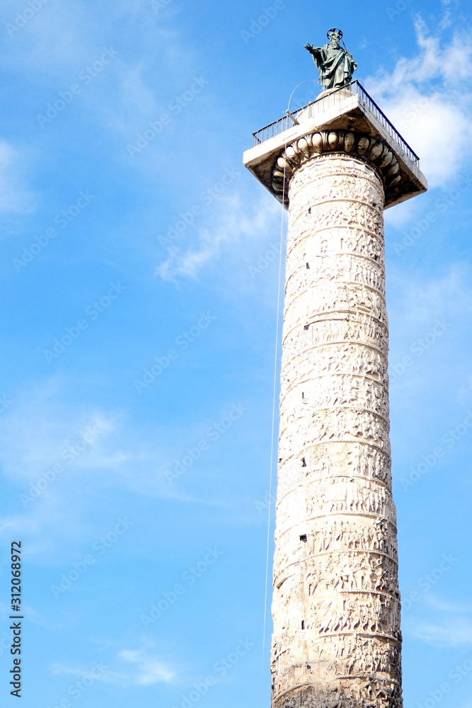 colonna di marco aurelio,roma,italia