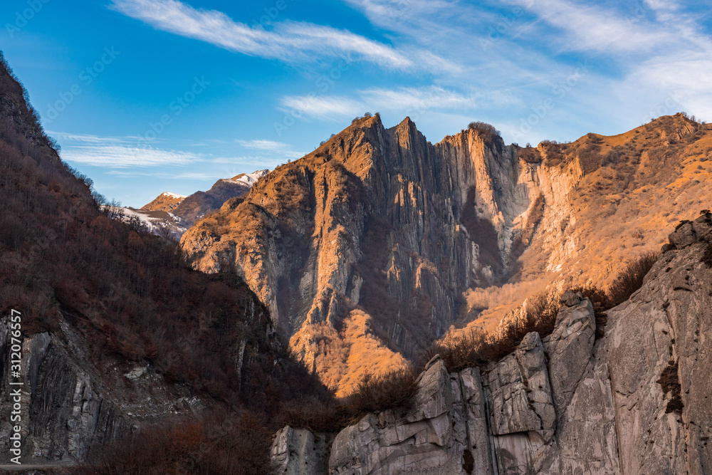 Obraz premium Panoramic view of the mountain range
