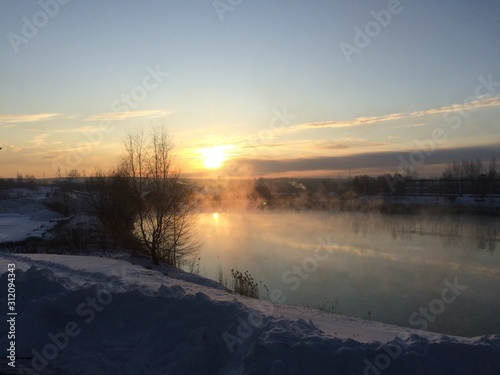 sunrise over lake © Денис Викулов