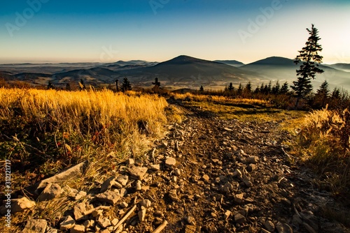 Bajkowy krajobraz Beskidu Wyspowego, uchwycony późną jesienią o poranku. photo