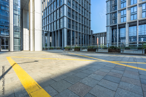 modern office building outdoors in the downtown