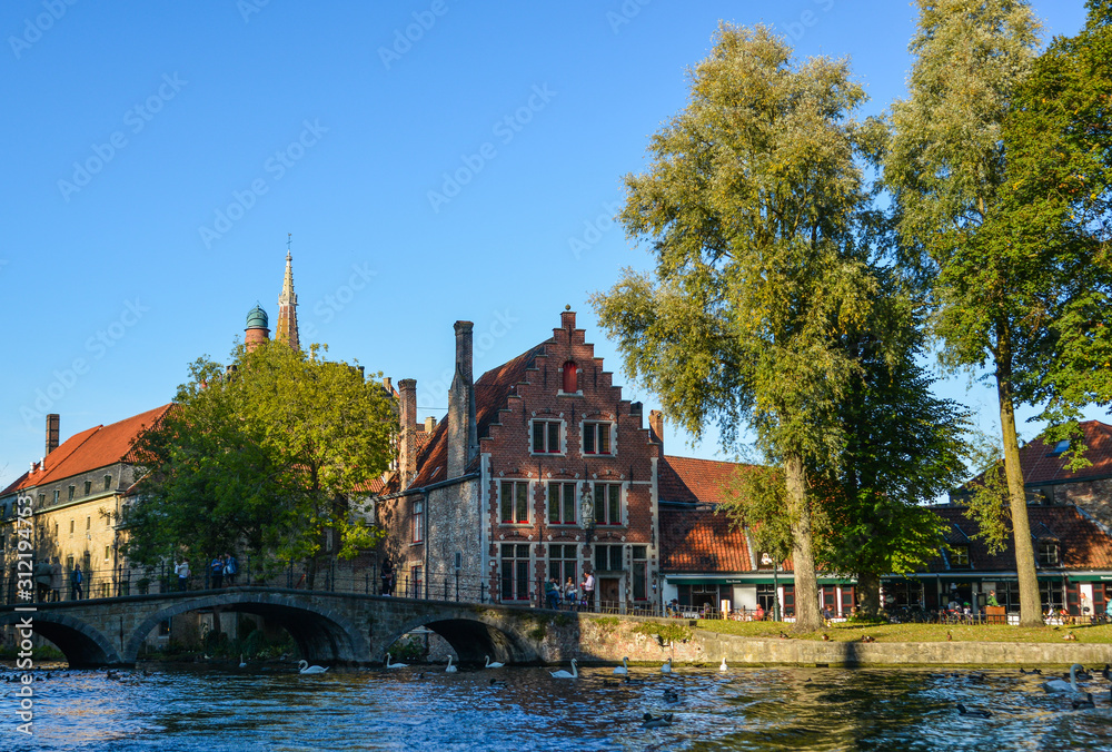 Fototapeta premium Cityscape of Old Bruges with the canal