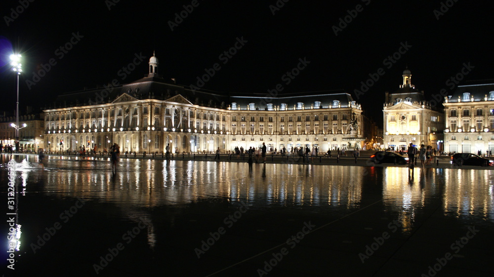 Obraz premium Stunning architecture of the French city of Bordeaux