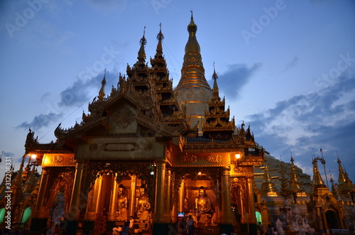 Shwedagon-Pagode Yangon, Myanmar photo