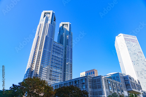 都庁　東京都庁　東京　日本　風景　都市風景　首都圏　ランドマーク　【公道から撮影】
